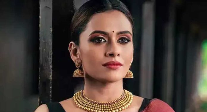 ഫ്ലാറ്റ് തട്ടിപ്പ് കേസില് നടി ധന്യമേരി വര്ഗീസിന്റെയും കുടുംബത്തിന്റെയും സ്വത്തുവകകള് കണ്ടുകെട്ടി ഫ്ലാറ്റ് തട്ടിപ്പ് കേസില് നടി ധന്യമേരി വര്ഗീസിന്റെയും കുടുംബത്തിന്റെയും സ്വത്തുവകകള് കണ്ടുകെട്ടി