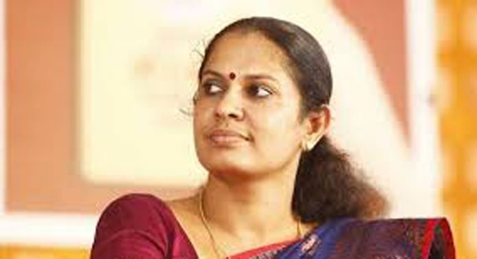 കണ്ണൂർ എഡിഎം നവീൻ ബാബുവിൻ്റെ മരണവുമായി ബന്ധപെട്ട കേസ് ; പി പി ദിവ്യയ്ക്ക് ജാമ്യം കണ്ണൂർ എഡിഎം നവീൻ ബാബുവിൻ്റെ മരണവുമായി ബന്ധപെട്ട കേസ് ; പി പി ദിവ്യയ്ക്ക് ജാമ്യം