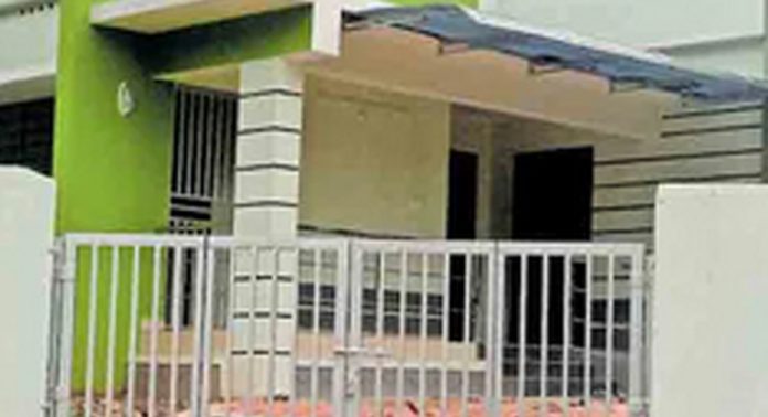 കെട്ടിട നിർമാണം പൂർത്തിയായിട്ട് മാസങ്ങൾ ; എഴുമറ്റൂർ വില്ലേജ് ഓഫിസിന്റെ പുതിയ മന്ദിരം തുറക്കുന്നില്ല കെട്ടിട നിർമാണം പൂർത്തിയായിട്ട് മാസങ്ങൾ ; എഴുമറ്റൂർ വില്ലേജ് ഓഫിസിന്റെ പുതിയ മന്ദിരം തുറക്കുന്നില്ല