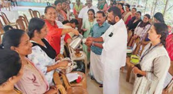 ചൂരക്കോട് ഗവ. ആയുർവേദ ഡിസ്പെൻസറിയില് ആയുർവേദ ഫുഡ്ഫെസ്റ്റ് സംഘടിപ്പിച്ചു ചൂരക്കോട് ഗവ. ആയുർവേദ ഡിസ്പെൻസറിയില് ആയുർവേദ ഫുഡ്ഫെസ്റ്റ് സംഘടിപ്പിച്ചു