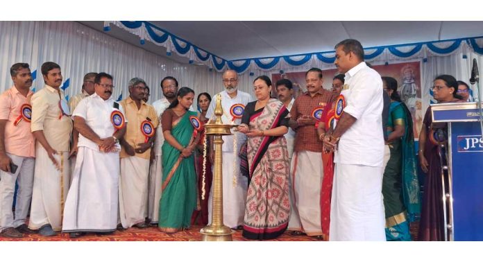 കലോത്സവ വേദി ആഘോഷത്തിന്റെ വേദിയാക്കി മാറ്റണം : മന്ത്രി വീണ ജോർജ്ജ് കലോത്സവ വേദി ആഘോഷത്തിന്റെ വേദിയാക്കി മാറ്റണം : മന്ത്രി വീണ ജോർജ്ജ്