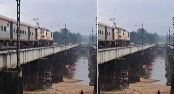 ഷൊര്ണൂരിൽ ട്രെയിൻ തട്ടി മൂന്ന് ശുചീകരണ തൊഴിലാളികള് മരിക്കുകയും ഒരാളെ കാണാതാവുകയും ചെയ്ത സംഭവത്തിൽ പ്രതികരിച്ച് റെയില്വെ ഷൊര്ണൂരിൽ ട്രെയിൻ തട്ടി മൂന്ന് ശുചീകരണ തൊഴിലാളികള് മരിക്കുകയും ഒരാളെ കാണാതാവുകയും ചെയ്ത സംഭവത്തിൽ പ്രതികരിച്ച് റെയില്വെ