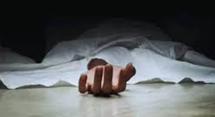തിരുവനന്തപുരത്ത് വീട്ടമ്മയെ ഓടയില് വീണ് മരിച്ചനിലയില് കണ്ടെത്തി തിരുവനന്തപുരത്ത് വീട്ടമ്മയെ ഓടയില് വീണ് മരിച്ചനിലയില് കണ്ടെത്തി