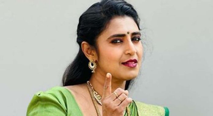 തെലുങ്ക് ജനതയെ അപമാനിച്ചെന്ന കേസ് ; നടി കസ്തൂരിക്ക് മുന്കൂര് ജാമ്യമില്ല തെലുങ്ക് ജനതയെ അപമാനിച്ചെന്ന കേസ് ; നടി കസ്തൂരിക്ക് മുന്കൂര് ജാമ്യമില്ല