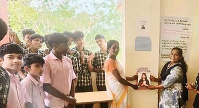 സ്കൂളിൽ പുസ്തകക്കീശകൾ സ്ഥാപിച്ച് കിസുമം ഗവ.ഹയർ സെക്കൻഡറി സ്കൂൾ വിദ്യാര്ഥികള് സ്കൂളിൽ പുസ്തകക്കീശകൾ സ്ഥാപിച്ച് കിസുമം ഗവ.ഹയർ സെക്കൻഡറി സ്കൂൾ വിദ്യാര്ഥികള്