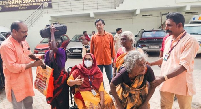 ശബരിമലയില് ഭിക്ഷാടനം നടത്തിയവരെ അടൂര് മഹാത്മ ജനസേവനകേന്ദ്രം ഏറ്റെടുത്തു ശബരിമലയില് ഭിക്ഷാടനം നടത്തിയവരെ അടൂര് മഹാത്മ ജനസേവനകേന്ദ്രം ഏറ്റെടുത്തു