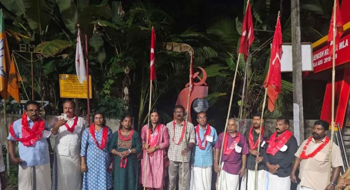 വി കോട്ടയം ജനത സർവീസ് സഹകരണ ബാങ്ക് തിരഞ്ഞെടുപ്പിൽ സഹകരണ മുന്നണി സ്ഥാനാർഥികൾക്ക് വിജയം വി കോട്ടയം ജനത സർവീസ് സഹകരണ ബാങ്ക് തിരഞ്ഞെടുപ്പിൽ സഹകരണ മുന്നണി സ്ഥാനാർഥികൾക്ക് വിജയം