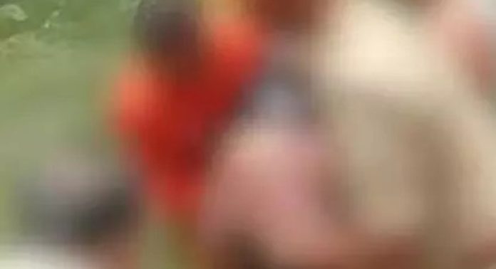 കൊല്ലം കടയ്ക്കലിൽ യുവതി കുളത്തിൽ ചാടി മരിച്ചു കൊല്ലം കടയ്ക്കലിൽ യുവതി കുളത്തിൽ ചാടി മരിച്ചു