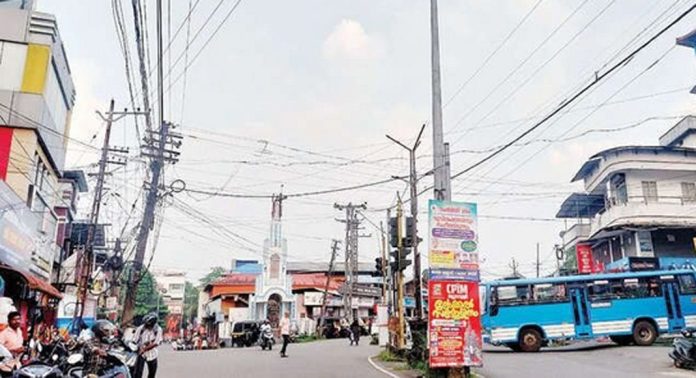 മല്ലപ്പള്ളി ടൗണിൽ ഗതാഗതം നിയന്ത്രിക്കാനും വെളിച്ചമെത്തിക്കാനും സ്ഥാപിച്ച വിളക്കുകൾ പ്രവര്ത്തനരഹിതം മല്ലപ്പള്ളി ടൗണിൽ ഗതാഗതം നിയന്ത്രിക്കാനും വെളിച്ചമെത്തിക്കാനും സ്ഥാപിച്ച വിളക്കുകൾ പ്രവര്ത്തനരഹിതം