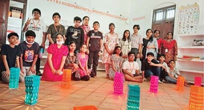 ശ്രീഅദ്വയാനന്ദ പബ്ലിക് സ്കൂളിൽ ചിത്രകലാ ശില്പശാല നടത്തി ശ്രീഅദ്വയാനന്ദ പബ്ലിക് സ്കൂളിൽ ചിത്രകലാ ശില്പശാല നടത്തി