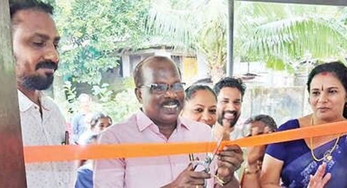 മുളക്കുഴയില് കുടുംബശ്രീയുടെ ഓയിൽ മിൽ പ്രവർത്തനം തുടങ്ങി മുളക്കുഴയില് കുടുംബശ്രീയുടെ ഓയിൽ മിൽ പ്രവർത്തനം തുടങ്ങി