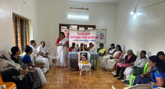 സ്ത്രീകൾ നന്മയുടെ പ്രകാശം പരത്തുന്ന വിളക്കുകളാവണം ; മാലേത്ത് സരളാ ദേവി എക്സ്.എം.എൽ.എ സ്ത്രീകൾ നന്മയുടെ പ്രകാശം പരത്തുന്ന വിളക്കുകളാവണം ; മാലേത്ത് സരളാ ദേവി എക്സ്.എം.എൽ.എ