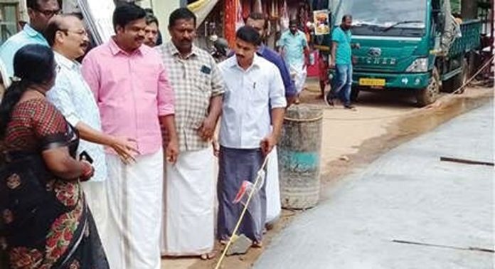 വലിയകോയിക്കൽ ക്ഷേത്രത്തിൽ നടന്നുവരുന്ന നിർമാണങ്ങൾ ഒരാഴ്ചയ്ക്കുള്ളിൽ പൂർത്തിയാകുമെന്ന് ദേവസ്വംബോർഡ് പ്രസിഡന്റ് പി.എസ്.പ്രശാന്ത് വലിയകോയിക്കൽ ക്ഷേത്രത്തിൽ നടന്നുവരുന്ന നിർമാണങ്ങൾ ഒരാഴ്ചയ്ക്കുള്ളിൽ പൂർത്തിയാകുമെന്ന് ദേവസ്വംബോർഡ് പ്രസിഡന്റ് പി.എസ്.പ്രശാന്ത്