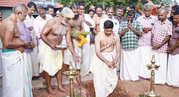 പെരിങ്ങനാട് ക്ഷേത്രത്തിൽ നടപ്പന്തലിന് തറക്കല്ലിട്ടു പെരിങ്ങനാട് ക്ഷേത്രത്തിൽ നടപ്പന്തലിന് തറക്കല്ലിട്ടു