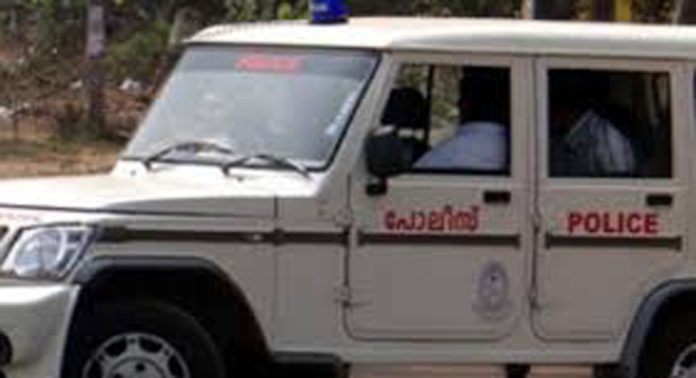ശബരിമല ഡ്യൂട്ടിക്കെത്തിയ അസിസ്റ്റന്റ് എക്സൈസ് ഇന്സ്പെക്ടര് മദ്യപിച്ച് അസഭ്യം പറഞ്ഞു ; കേസെടുത്ത് പോലീസ് ശബരിമല ഡ്യൂട്ടിക്കെത്തിയ അസിസ്റ്റന്റ് എക്സൈസ് ഇന്സ്പെക്ടര് മദ്യപിച്ച് അസഭ്യം പറഞ്ഞു ; കേസെടുത്ത് പോലീസ്