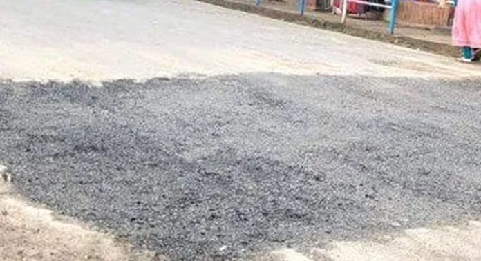 ജില്ലയിലെ സെൻട്രൽ ജംഗ്ഷന് മുമ്പായി വർഷങ്ങളായി റോഡിലുള്ള ഹംപ് നീക്കി ജില്ലയിലെ സെൻട്രൽ ജംഗ്ഷന് മുമ്പായി വർഷങ്ങളായി റോഡിലുള്ള ഹംപ് നീക്കി