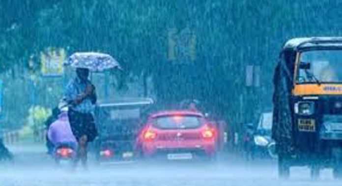 സംസ്ഥാനത്ത് ശക്തമായ മഴയ്ക്ക് സാധ്യതയെന്ന മുന്നറിയിപ്പുമായി കേന്ദ്ര കാലാവസ്ഥാ വകുപ്പ് സംസ്ഥാനത്ത് ശക്തമായ മഴയ്ക്ക് സാധ്യതയെന്ന മുന്നറിയിപ്പുമായി കേന്ദ്ര കാലാവസ്ഥാ വകുപ്പ്