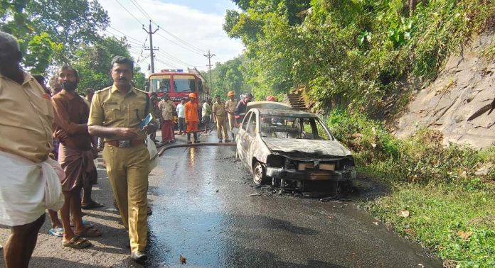 വെച്ചൂച്ചിറക്ക് സമീപം ഓട്ടത്തിനിടെ കാറിന് തീപിടിച്ചു വെച്ചൂച്ചിറക്ക് സമീപം ഓട്ടത്തിനിടെ കാറിന് തീപിടിച്ചു