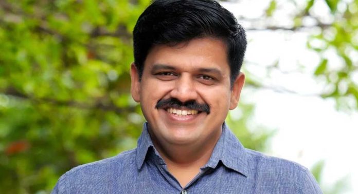 താൻ ചെയ്തത് തെറ്റാണോ ശരിയാണോ എന്നത് കാലം വിലയിരുത്തട്ടെ : സന്ദീപ് വാര്യർ താൻ ചെയ്തത് തെറ്റാണോ ശരിയാണോ എന്നത് കാലം വിലയിരുത്തട്ടെ : സന്ദീപ് വാര്യർ