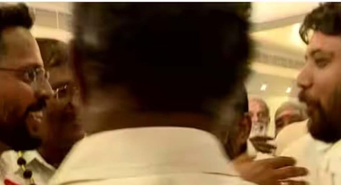 പി സരിന് രാഹുൽ മാങ്കൂട്ടത്തിലും ഷാഫിയും ഹസ്തദാനം നിരസിച്ച സംഭവം ; വിവാദം കൊഴുക്കുന്നു പി സരിന് രാഹുൽ മാങ്കൂട്ടത്തിലും ഷാഫിയും ഹസ്തദാനം നിരസിച്ച സംഭവം ; വിവാദം കൊഴുക്കുന്നു