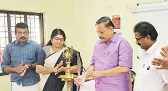 ഹയർസെക്കൻഡറി വിജയം മെച്ചപ്പെടുത്താൻ ‘നമ്മളെത്തും മുന്നിലെത്തും’ പദ്ധതി ഈ വർഷവും നടപ്പാക്കും ഹയർസെക്കൻഡറി വിജയം മെച്ചപ്പെടുത്താൻ ‘നമ്മളെത്തും മുന്നിലെത്തും’ പദ്ധതി ഈ വർഷവും നടപ്പാക്കും