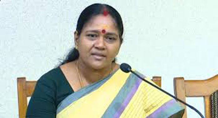 കൊടകര കുഴൽപ്പണ കേസിൽ തനിക്കെതിരെ ഉയർന്ന ആരോപണങ്ങളോട് പൊട്ടിത്തെറിച്ച് ശോഭ സുരേന്ദ്രൻ കൊടകര കുഴൽപ്പണ കേസിൽ തനിക്കെതിരെ ഉയർന്ന ആരോപണങ്ങളോട് പൊട്ടിത്തെറിച്ച് ശോഭ സുരേന്ദ്രൻ