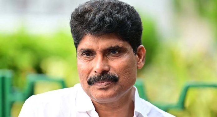 കോഴിക്കോട് മെഡിക്കല് കോളേജില് അപകടമൊന്നുമുണ്ടായിട്ടില്ലെന്ന കാര്യം വിശ്വസനീയമല്ല : എംഎല്എ ടി സിദ്ദീഖ് കോഴിക്കോട് മെഡിക്കല് കോളേജില് അപകടമൊന്നുമുണ്ടായിട്ടില്ലെന്ന കാര്യം വിശ്വസനീയമല്ല : എംഎല്എ ടി സിദ്ദീഖ്
