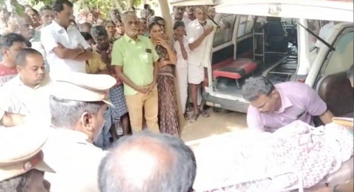 തിരുപ്പൂർ പള്ളടത്ത് ഒരു കുടുംബത്തിലെ മൂന്ന് പേരെ വെട്ടികൊന്നു തിരുപ്പൂർ പള്ളടത്ത് ഒരു കുടുംബത്തിലെ മൂന്ന് പേരെ വെട്ടികൊന്നു