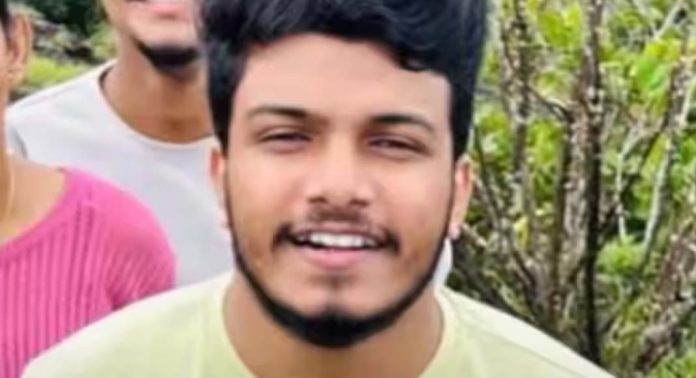 തിരൂരിൽ ട്രെയിനിൽ നിന്ന് വീണ് യുവാവിന് ദാരുണാന്ത്യം തിരൂരിൽ ട്രെയിനിൽ നിന്ന് വീണ് യുവാവിന് ദാരുണാന്ത്യം