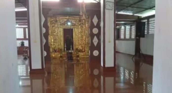 ക്ഷേത്രത്തിന്റെ കാണിക്കവഞ്ചിയും ഓഫീസും കുത്തിത്തുറന്ന് കവർച്ച ക്ഷേത്രത്തിന്റെ കാണിക്കവഞ്ചിയും ഓഫീസും കുത്തിത്തുറന്ന് കവർച്ച