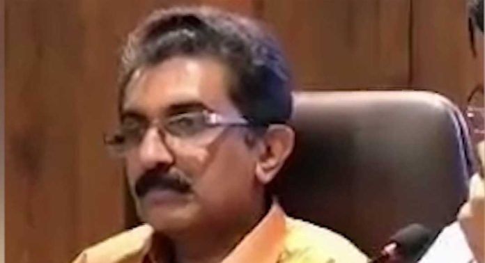 നവീൻ ബാബുവിന്റെ മരണത്തിൽ ഗൂഡാലോചന സംശയിക്കുന്നു എന്ന് അന്വേഷണ സംഘത്തോട് കുടുംബം നവീൻ ബാബുവിന്റെ മരണത്തിൽ ഗൂഡാലോചന സംശയിക്കുന്നു എന്ന് അന്വേഷണ സംഘത്തോട് കുടുംബം