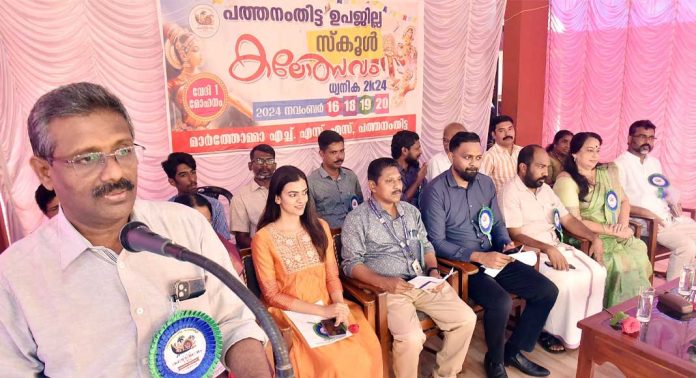 ഉപജില്ല കലോത്സവത്തിന് തിരി തെളിഞ്ഞു ഉപജില്ല കലോത്സവത്തിന് തിരി തെളിഞ്ഞു