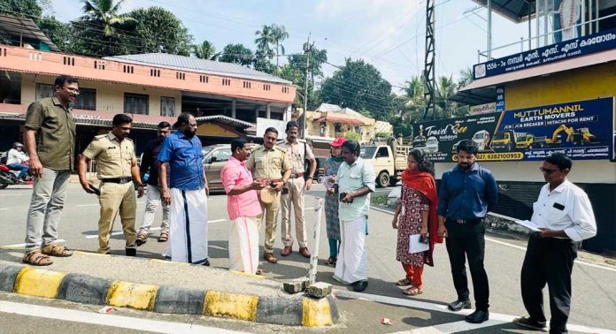 പുനലൂർ മൂവാറ്റുപുഴ സംസ്ഥാനപാതയിൽ തുടർച്ചയായി അപകടങ്ങൾ ; റോഡ് സുരക്ഷാ വിഭാഗം പരിശോധന നടത്തി പുനലൂർ മൂവാറ്റുപുഴ സംസ്ഥാനപാതയിൽ തുടർച്ചയായി അപകടങ്ങൾ ; റോഡ് സുരക്ഷാ വിഭാഗം പരിശോധന നടത്തി