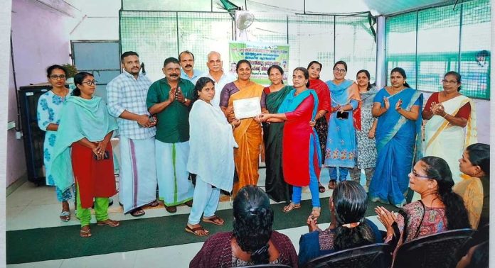ശബരിമല പാതയിലെ കാടു തെളിക്കല് പ്രഹസനമായി മാറുന്നതായി പരാതി ശബരിമല പാതയിലെ കാടു തെളിക്കല് പ്രഹസനമായി മാറുന്നതായി പരാതി