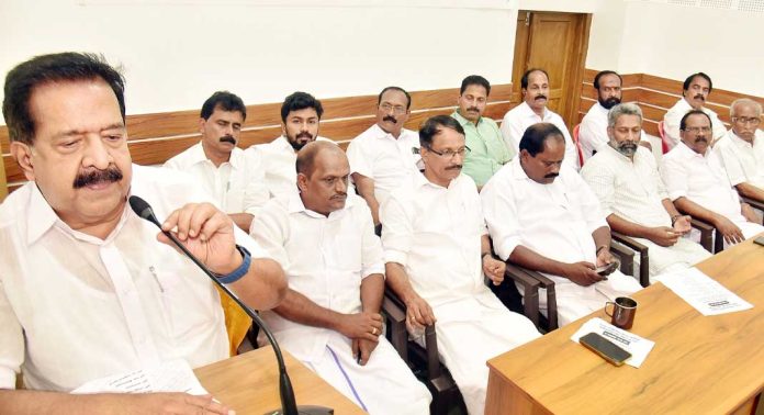 മതം മനുഷ്യരെ തമ്മിലടിപ്പിക്കാനുള്ള ഉപായമാക്കി മാറ്റുന്ന ഭരണം രാജ്യത്തിന് അപകടമാണെന്ന് രമേശ് ചെന്നിത്തല മതം മനുഷ്യരെ തമ്മിലടിപ്പിക്കാനുള്ള ഉപായമാക്കി മാറ്റുന്ന ഭരണം രാജ്യത്തിന് അപകടമാണെന്ന് രമേശ് ചെന്നിത്തല