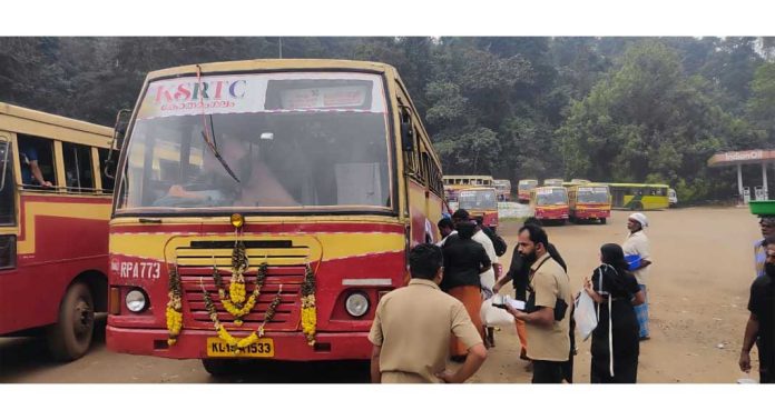 യാത്രയ്ക്ക് ഇനി ബുദ്ധിമുട്ടില്ല : വിപുലമായ തയ്യാറെടുപ്പുമായി കെഎസ്ആര്ടിസി യാത്രയ്ക്ക് ഇനി ബുദ്ധിമുട്ടില്ല : വിപുലമായ തയ്യാറെടുപ്പുമായി കെഎസ്ആര്ടിസി