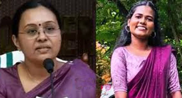 നഴ്സിങ് വിദ്യാർത്ഥിനി അമ്മുവിന്റെ മരണത്തിൽ അന്വേഷണത്തിന് നിര്ദേശം നല്കി മന്ത്രി വീണാ ജോര്ജ് നഴ്സിങ് വിദ്യാർത്ഥിനി അമ്മുവിന്റെ മരണത്തിൽ അന്വേഷണത്തിന് നിര്ദേശം നല്കി മന്ത്രി വീണാ ജോര്ജ്