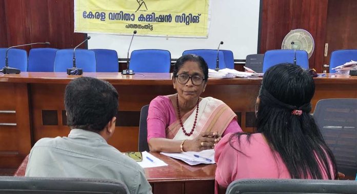ഭാര്യാഭര്ത്താക്കന്മാര് തുറന്നു സംസാരിക്കണം : അഡ്വ. എലിസബത്ത് മാമന് മത്തായി ഭാര്യാഭര്ത്താക്കന്മാര് തുറന്നു സംസാരിക്കണം : അഡ്വ. എലിസബത്ത് മാമന് മത്തായി