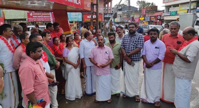 റാന്നി സർവീസ് സഹകരണ ബാങ്കില് ഭരണം നിലനിര്ത്തി സഹകരണ മുന്നണി റാന്നി സർവീസ് സഹകരണ ബാങ്കില് ഭരണം നിലനിര്ത്തി സഹകരണ മുന്നണി