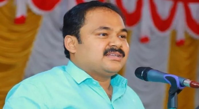 ബിപിൻ സി ബാബുവിനെതിരെ സിപിഎം ; അയോഗ്യനാക്കണമെന്നാവശ്യപ്പെട്ട് തെരഞ്ഞെടുപ്പ് കമ്മീഷനെ സമീപിച്ചു ബിപിൻ സി ബാബുവിനെതിരെ സിപിഎം ; അയോഗ്യനാക്കണമെന്നാവശ്യപ്പെട്ട് തെരഞ്ഞെടുപ്പ് കമ്മീഷനെ സമീപിച്ചു