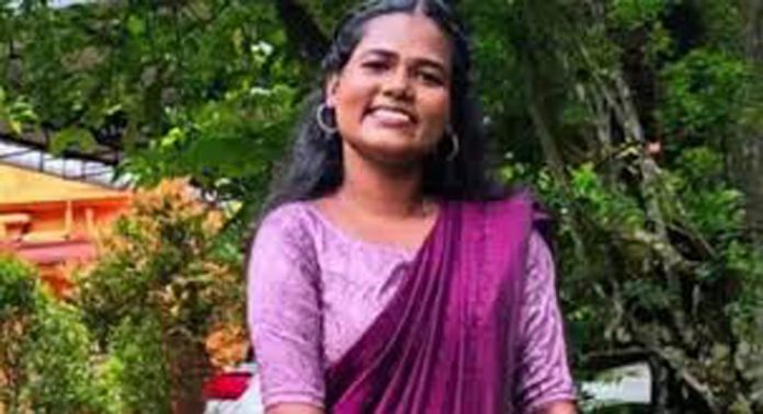 നഴ്സിംഗ് വിദ്യാര്ത്ഥിനി അമ്മു സജീവിന്റെ മരണം ; പിതാവ് പത്തനംതിട്ട ഡിവൈഎസ്പിക്ക് മുന്പില് മൊഴി നല്കി നഴ്സിംഗ് വിദ്യാര്ത്ഥിനി അമ്മു സജീവിന്റെ മരണം ; പിതാവ് പത്തനംതിട്ട ഡിവൈഎസ്പിക്ക് മുന്പില് മൊഴി നല്കി