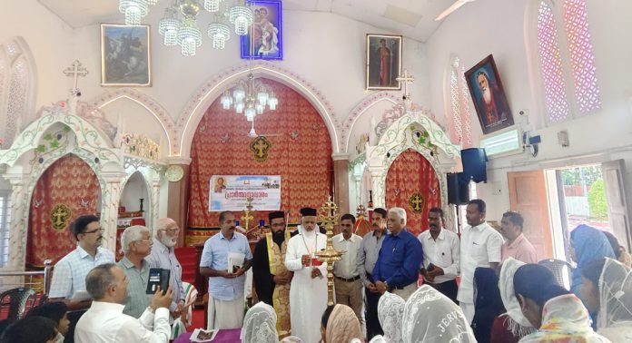 തുമ്പമൺ ഭദ്രാസനത്തിലെ പ്രാർത്ഥനാവാര സമാപനം മുള്ളനിക്കാട് സെൻറ് മേരിസ് വലിയ പള്ളിയിൽ നടന്നു തുമ്പമൺ ഭദ്രാസനത്തിലെ പ്രാർത്ഥനാവാര സമാപനം മുള്ളനിക്കാട് സെൻറ് മേരിസ് വലിയ പള്ളിയിൽ നടന്നു