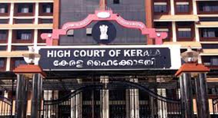 ഗതാഗതം തടസപ്പെടുത്തിയുള്ള സമ്മേളനങ്ങളുടെ സംഘാടകരും വേദിയിലിരുന്നവരും ഗുരുതര പ്രത്യാഘാതങ്ങൾ നേരിടേണ്ടി വരും ; ഹൈക്കോടതി ഗതാഗതം തടസപ്പെടുത്തിയുള്ള സമ്മേളനങ്ങളുടെ സംഘാടകരും വേദിയിലിരുന്നവരും ഗുരുതര പ്രത്യാഘാതങ്ങൾ നേരിടേണ്ടി വരും ; ഹൈക്കോടതി