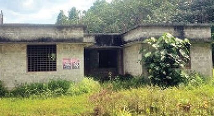 പാതിവഴിയിൽ ഉപേക്ഷിച്ച് കൈതപ്പറമ്പ് കുടുംബാരോഗ്യകേന്ദ്രത്തിന്റെ നിര്മ്മാണം പാതിവഴിയിൽ ഉപേക്ഷിച്ച് കൈതപ്പറമ്പ് കുടുംബാരോഗ്യകേന്ദ്രത്തിന്റെ നിര്മ്മാണം