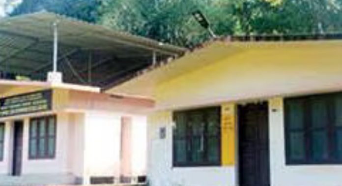 കലഞ്ഞൂര് നഗരവാടിക പദ്ധതി കാട് കയറി നശിക്കുന്നു കലഞ്ഞൂര് നഗരവാടിക പദ്ധതി കാട് കയറി നശിക്കുന്നു