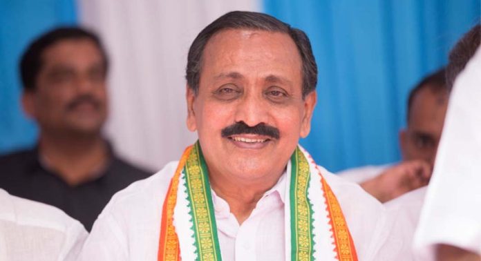 കോണ്ഗ്രസ് സമര സംഗമ വേദിയില് റീല്സ് രാഷ്ട്രീയത്തെ വിമര്ശിച്ച് എംകെ രാഘവന് എംപി കോണ്ഗ്രസ് സമര സംഗമ വേദിയില് റീല്സ് രാഷ്ട്രീയത്തെ വിമര്ശിച്ച് എംകെ രാഘവന് എംപി