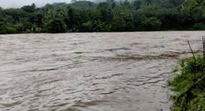 മണിമല നദിയിലെ ജലനിരപ്പ് അപകടകരമായി തുടരുന്നതിനാല് മുന്നറിയിപ്പ് പ്രഖ്യാപിച്ചു മണിമല നദിയിലെ ജലനിരപ്പ് അപകടകരമായി തുടരുന്നതിനാല് മുന്നറിയിപ്പ് പ്രഖ്യാപിച്ചു