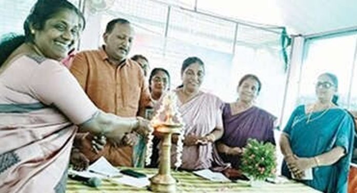 പഴവങ്ങാടി പഞ്ചായത്തും ജില്ലാപഞ്ചായത്തും ചേർന്ന് ജാഗ്രതാസമിതി അംഗങ്ങൾക്കായി നടത്തിയ പരിശീലന പരിപാടി സംഘടിപ്പിച്ചു പഴവങ്ങാടി പഞ്ചായത്തും ജില്ലാപഞ്ചായത്തും ചേർന്ന് ജാഗ്രതാസമിതി അംഗങ്ങൾക്കായി നടത്തിയ പരിശീലന പരിപാടി സംഘടിപ്പിച്ചു