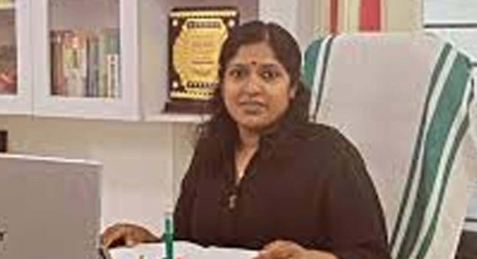 ജി സുധാകരനോടുള്ള സിപിഐഎം അവഗണനയില് രൂക്ഷ വിമര്ശനവുമായി ഷീബ രാകേഷ് ജി സുധാകരനോടുള്ള സിപിഐഎം അവഗണനയില് രൂക്ഷ വിമര്ശനവുമായി ഷീബ രാകേഷ്