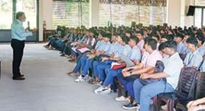 തിരുമൂലപുരം ബാലികാമഠം ഹയർസെക്കൻഡറി സ്കൂളിൽ ഉന്നത വിദ്യാഭ്യാസ കരിയർ എക്സ്പോ ‘മിനി ദിശ’ സമാപിച്ചു തിരുമൂലപുരം ബാലികാമഠം ഹയർസെക്കൻഡറി സ്കൂളിൽ ഉന്നത വിദ്യാഭ്യാസ കരിയർ എക്സ്പോ ‘മിനി ദിശ’ സമാപിച്ചു